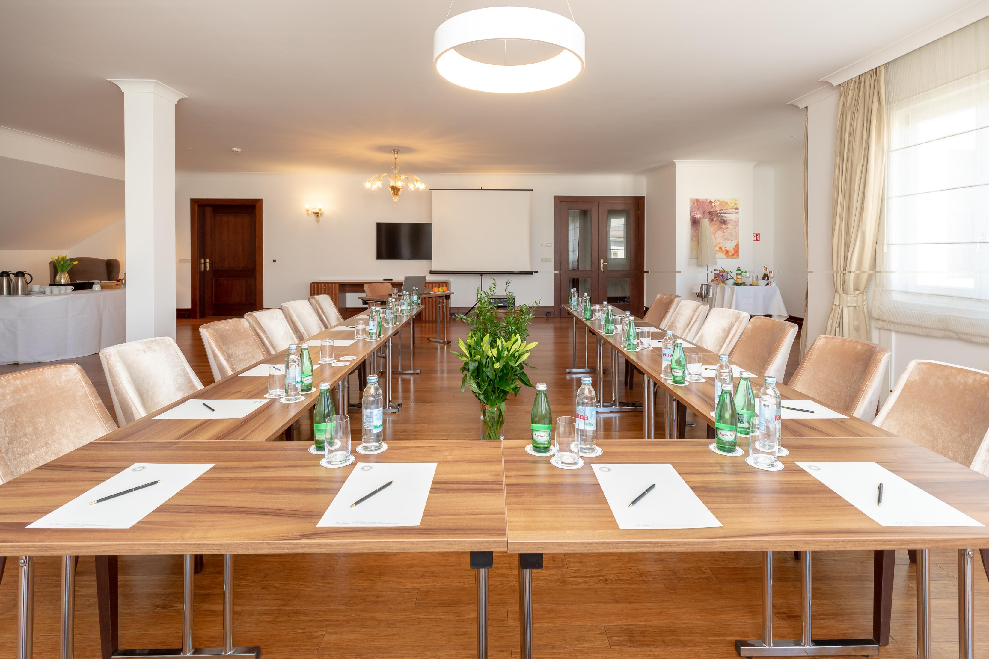 Hotel Le Premier Zagabria Esterno foto Meeting room