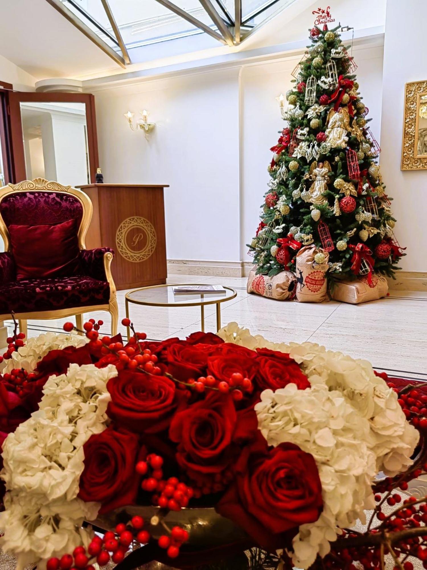 Hotel Le Premier Zagabria Esterno foto The Christmas tree at the Embassy of the Republic of Korea in Tehran