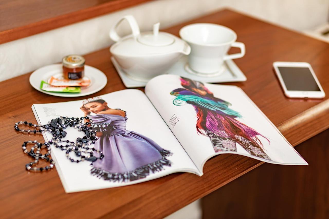Hotel Le Premier Zagabria Esterno foto A fashion magazine